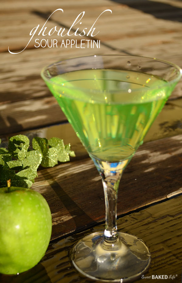 Ghoulish Sour Appletini