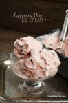 Peppermint Chip Ice Cream (no churn) | Sweet Baked LIfe
