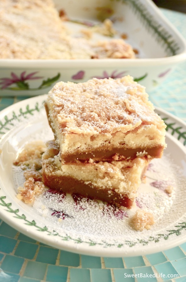 Cookie Butter Dump Bars - so darn good! | #sweetbakedlife