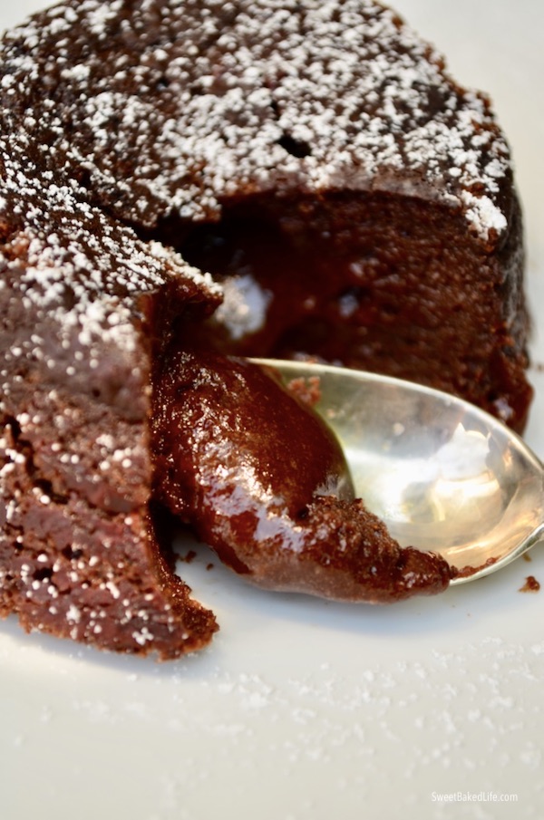 Chocolate Molten Lava Cakes @sweetbakedlife