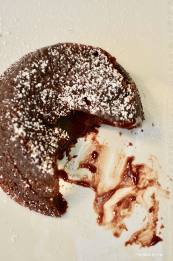 Chocolate Molten Lava Cakes @sweetbakedlife