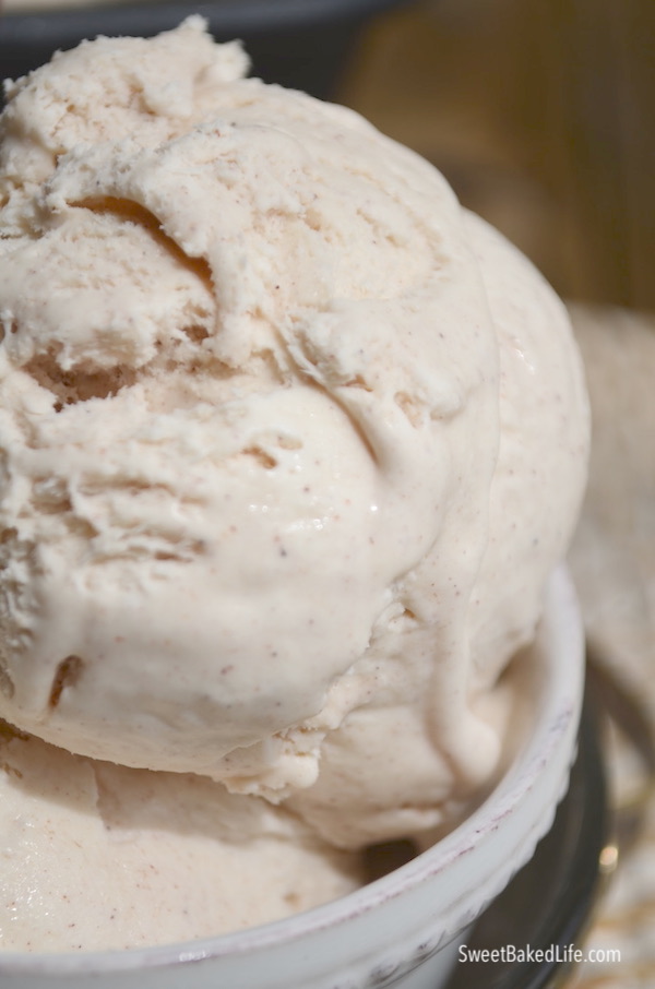 No churn Cinnamon Ice Cream @sweetbakedlife