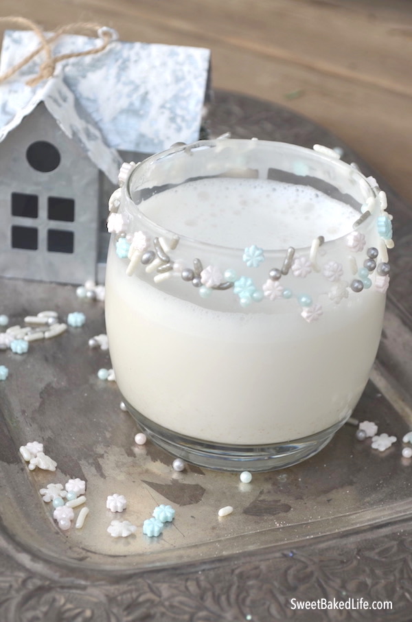 A cool and creamy Sugar Cookie Cocktail @sweetbakedlife